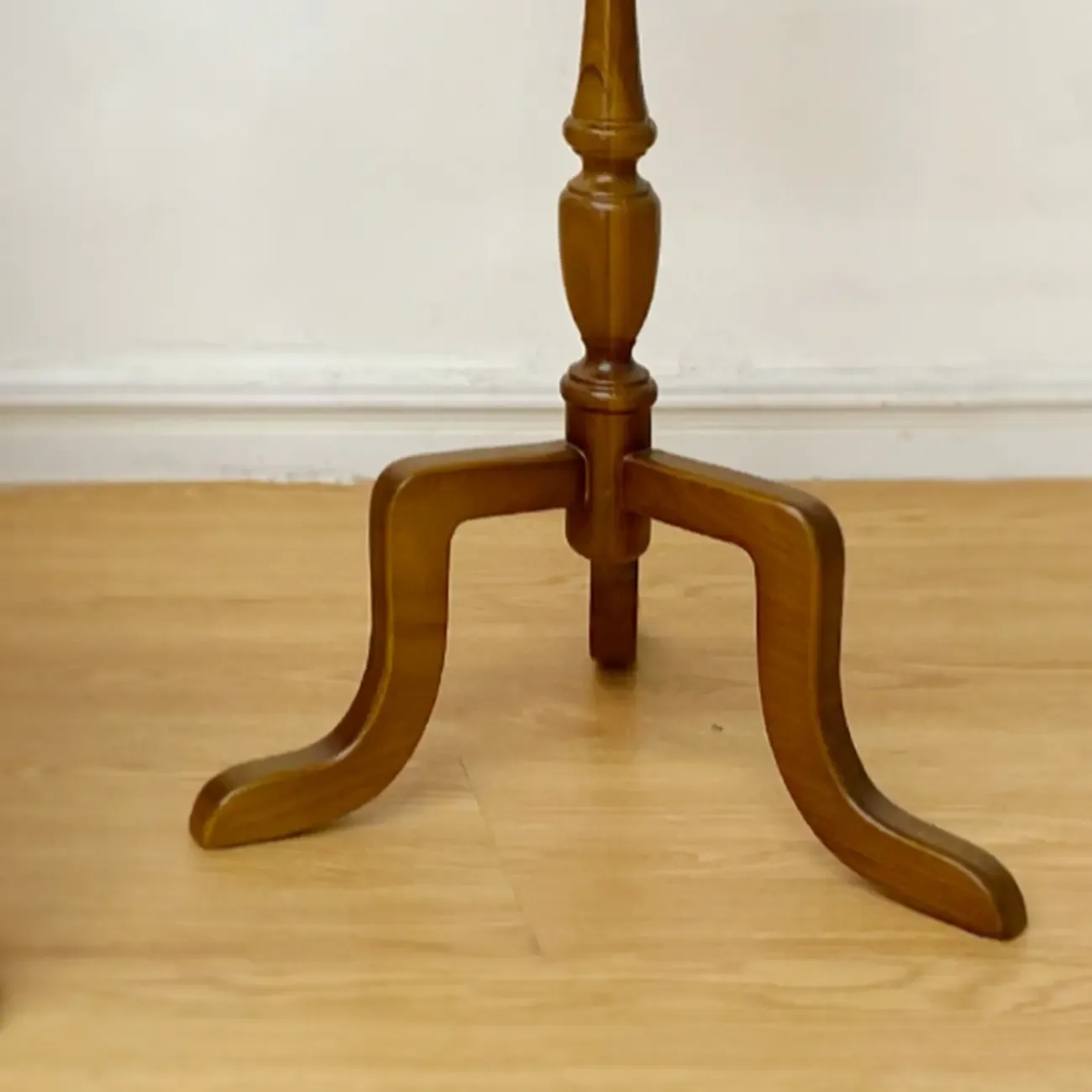  Orbicular Tray Top Wooden Side Table Image - 8