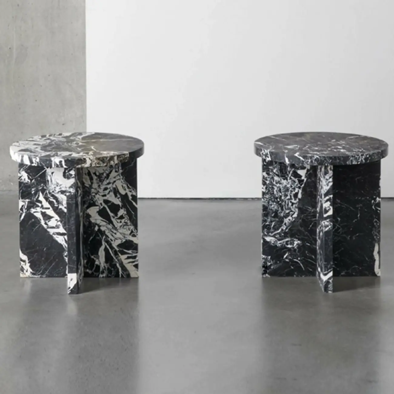 Round Antique Marble Coffee Table Image - 2 | homeyfad