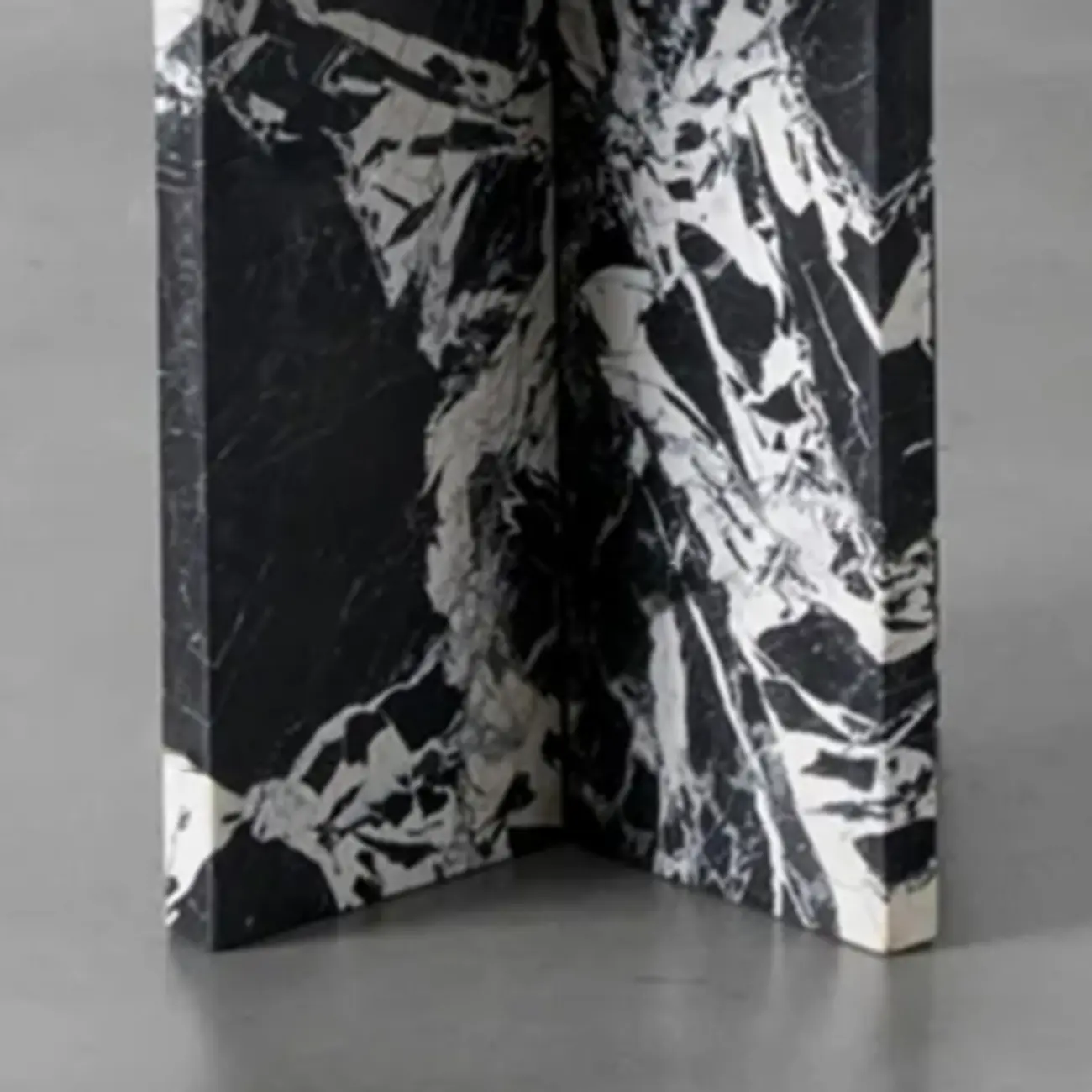 Round Antique Marble Coffee Table Image - 6 | homeyfad