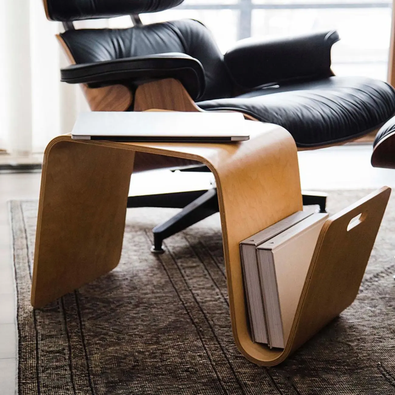 Fashion N Shaped Wood End Table with Magazine Rack Image - 1 | homeyfad