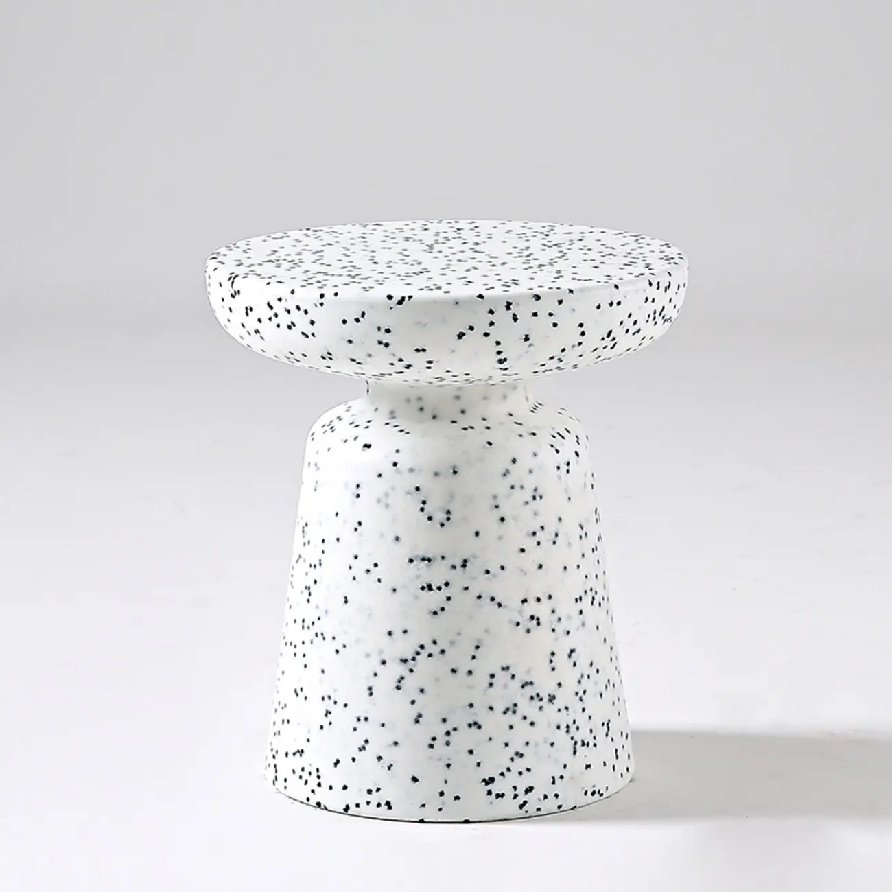 Nordic Round Matte Small Household Sofa Side Table Image - 3 | homeyfad