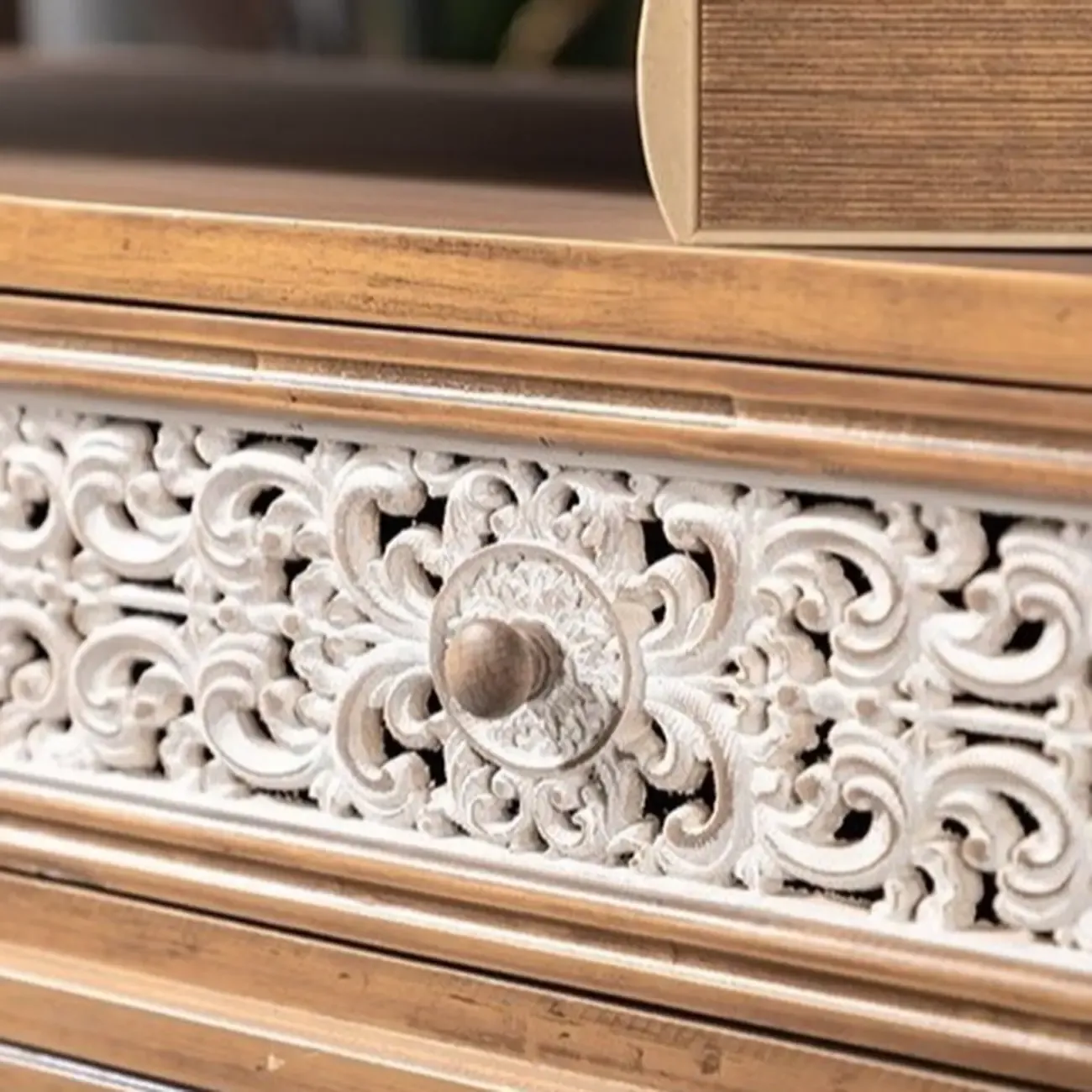 French Country Cabinet for Living Room with carved Doors Image - 17