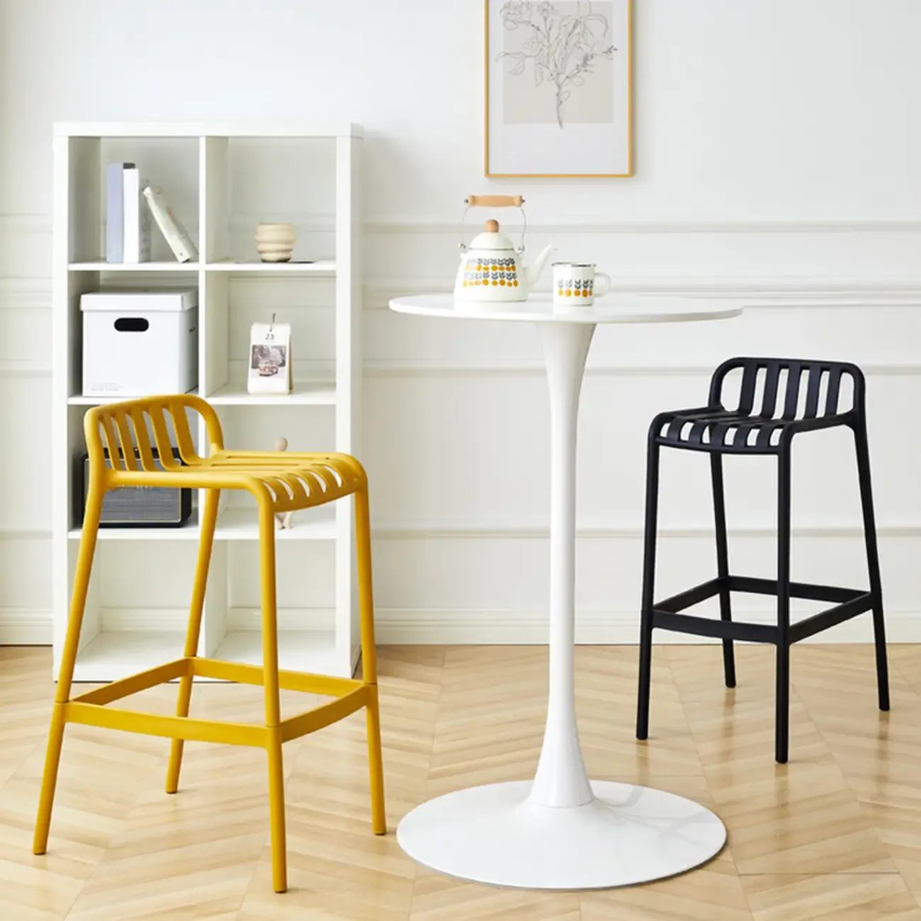 Modern Plastic Bar Stools for Bistro with Backrest Image - 1