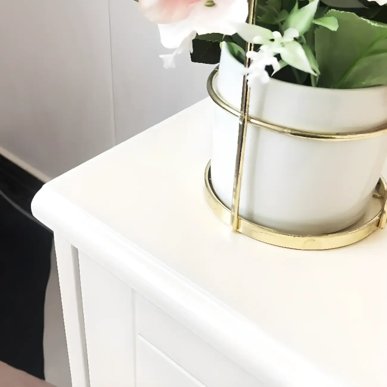 Modern Off-White Wooden Dressers with 5-Drawers Image - 9