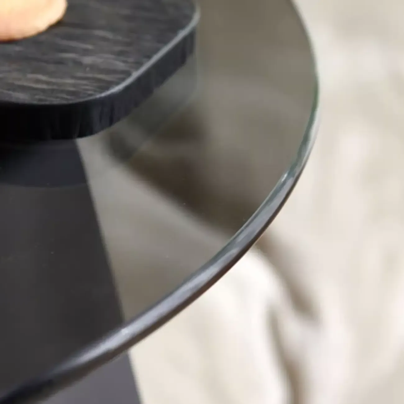 Modern Black Clear Glass Round Side Table for Couch Image - 10