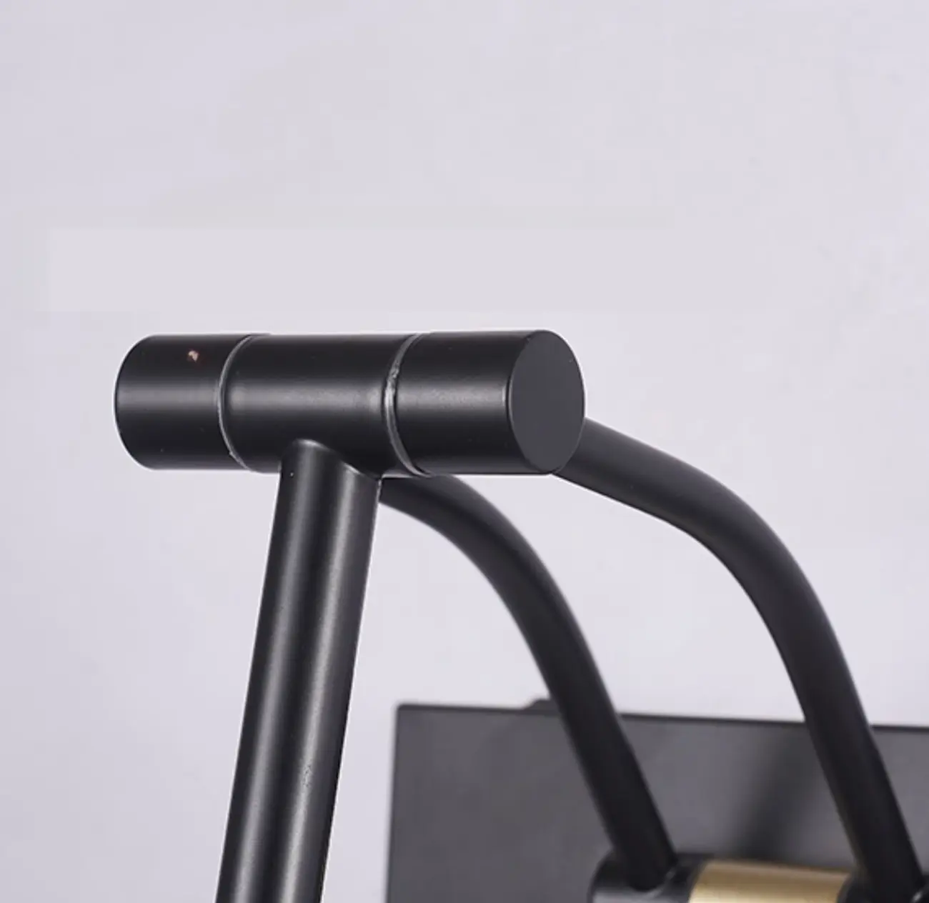 Minimalistic Linear LED Vanity Light Bar for Bathroom Decor Image - 10 | homeyfad
