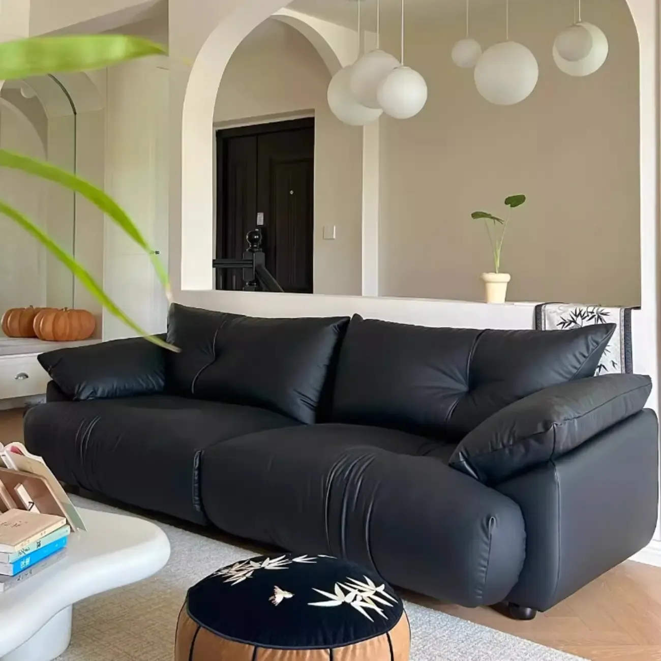 Single Multi-seat Parlor Sofa in Midnight Black with Concealed Support Image - 8