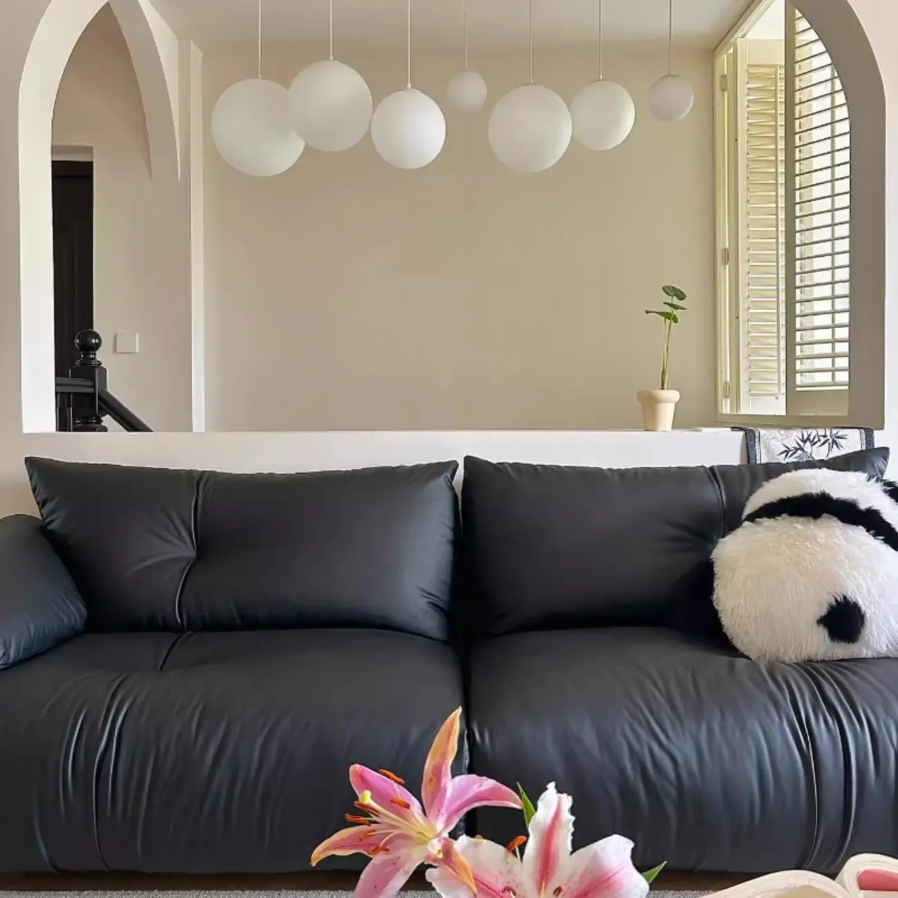 Single Multi-seat Parlor Sofa in Midnight Black with Concealed Support Image - 11 | homeyfad