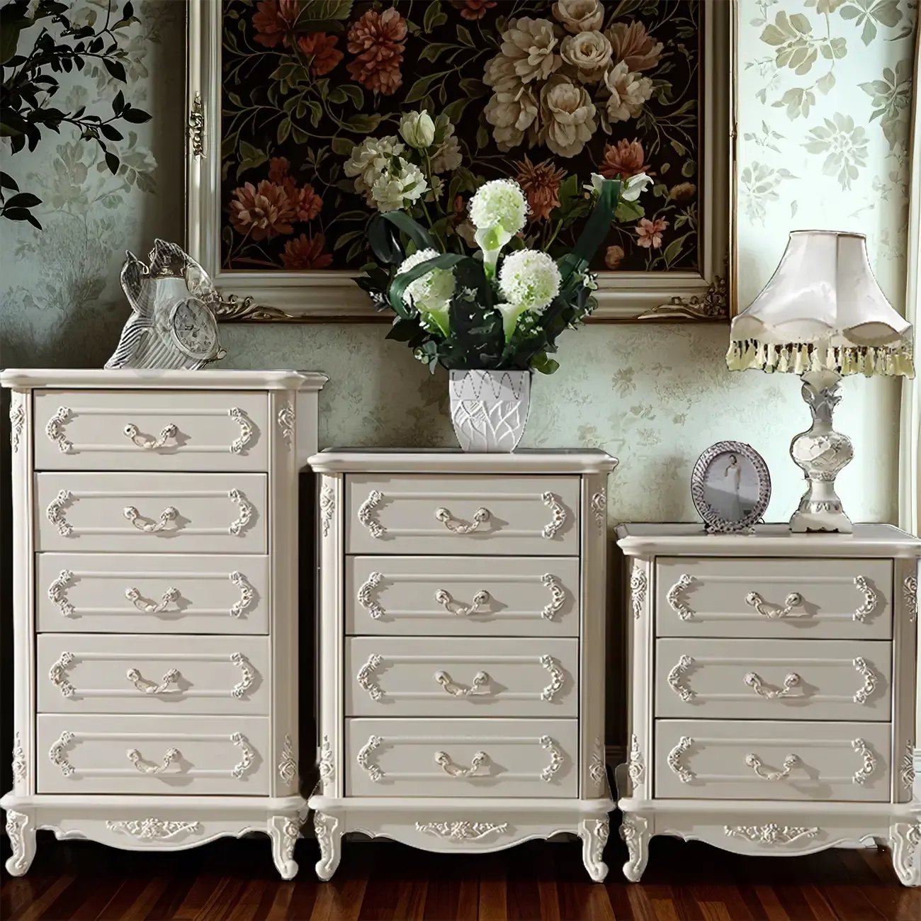 Luxurious Wooden Bachelor Chest with 3-Drawers for Bedroom Image - 2