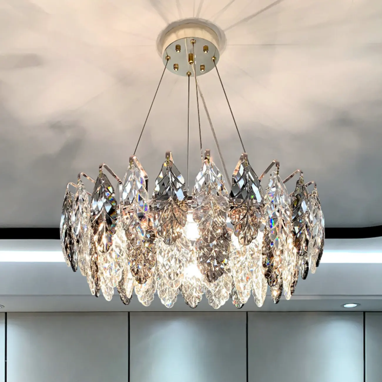 Exquisite Round Multi-light Crystal Leaf Chandelier Image - 1 | homeyfad