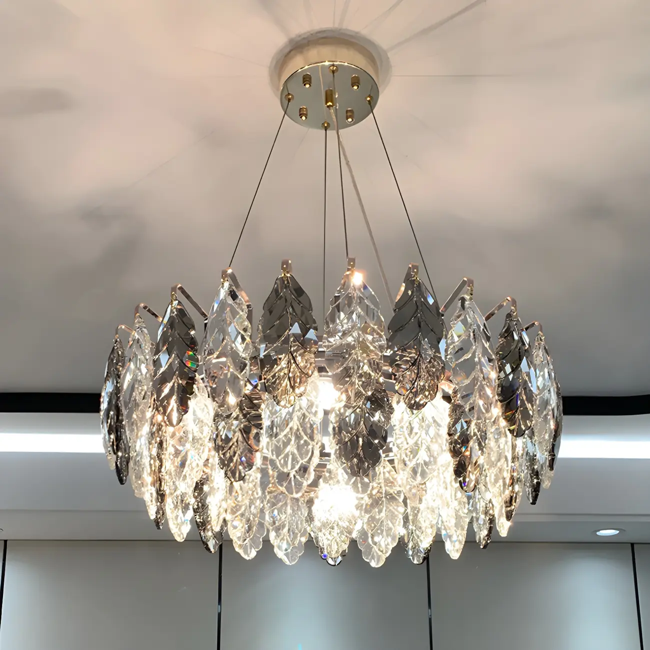 Exquisite Round Multi-light Crystal Leaf Chandelier Image - 2 | homeyfad