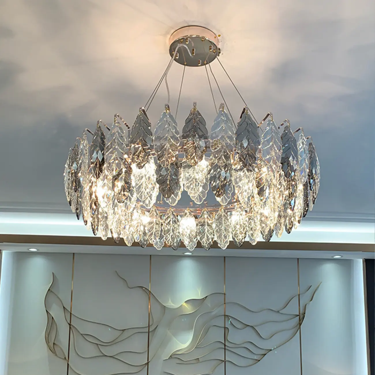 Exquisite Round Multi-light Crystal Leaf Chandelier Image - 4 | homeyfad