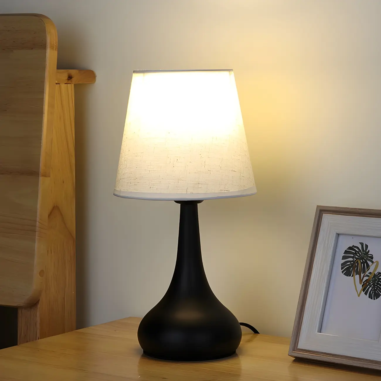Bedside Elegant Black/White Metal Fabric Table Lamp Image - 3 | homeyfad