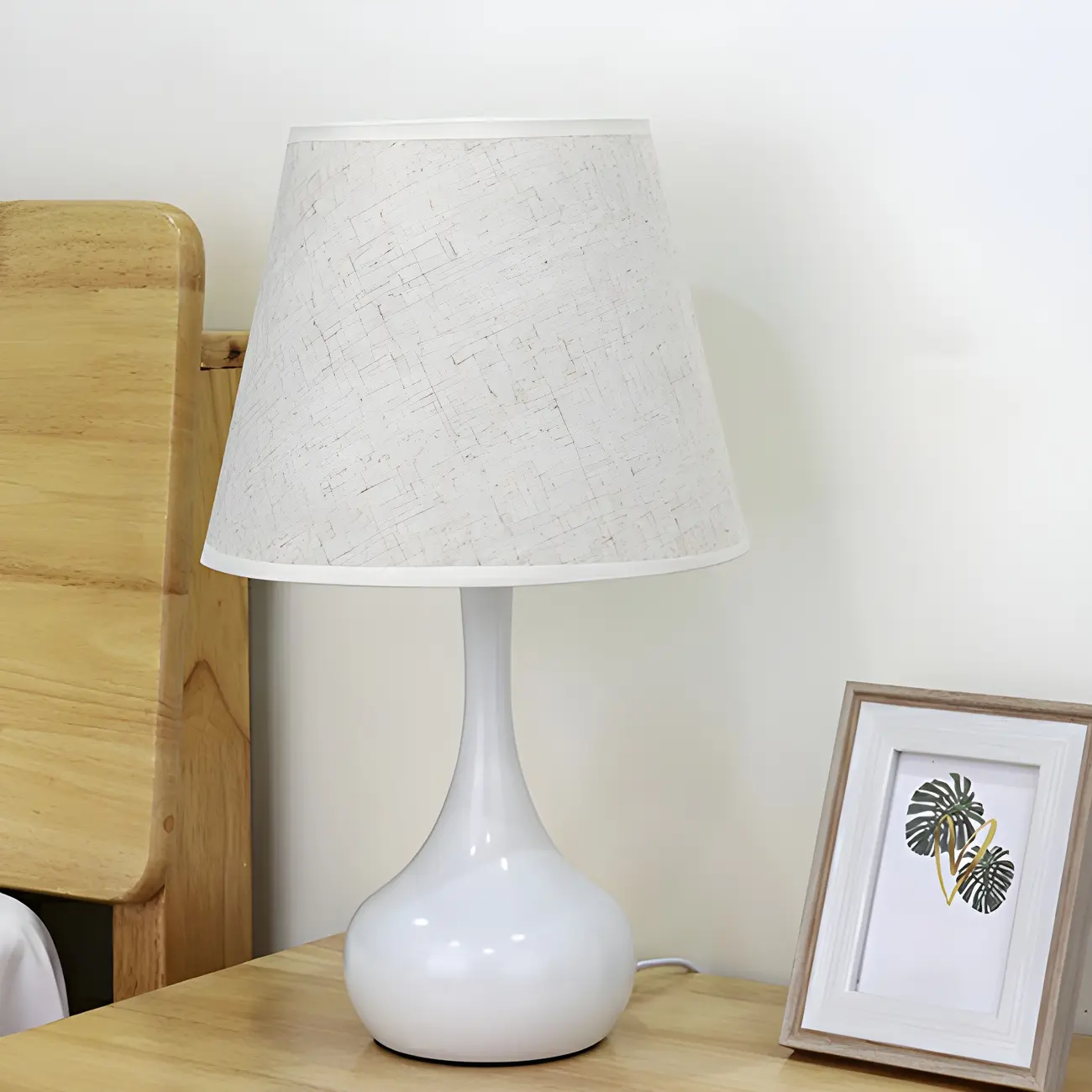 Bedside Elegant Black/White Metal Fabric Table Lamp Image - 8 | homeyfad