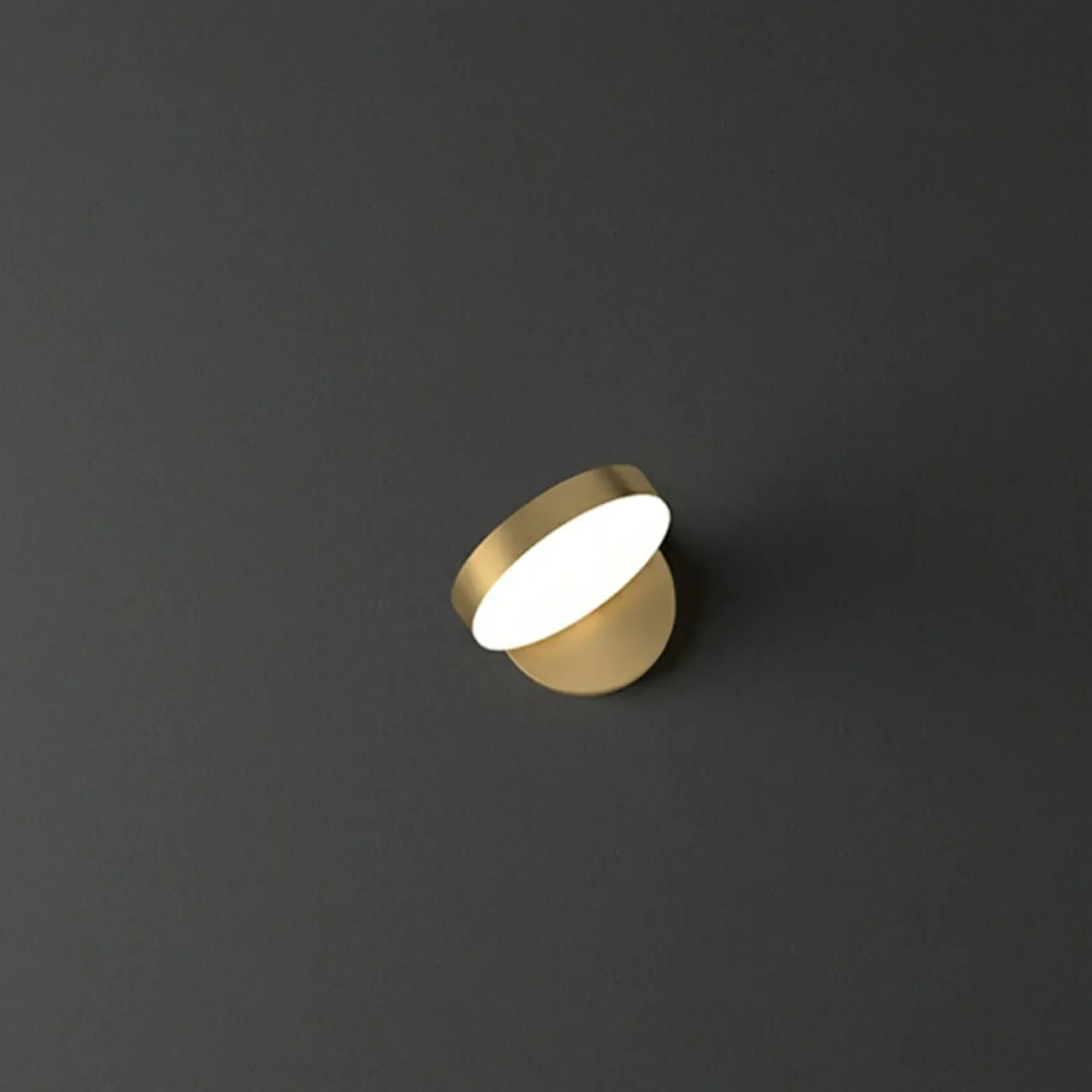 Minimalist Metal Vanity Light with LED for Bathroom Decor - HomeyFad