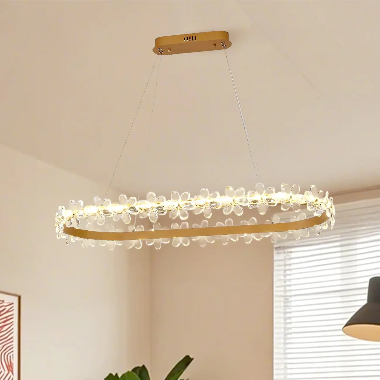 Exquisite Modern Crystal Flower Pendant Light Image - 1 | homeyfad