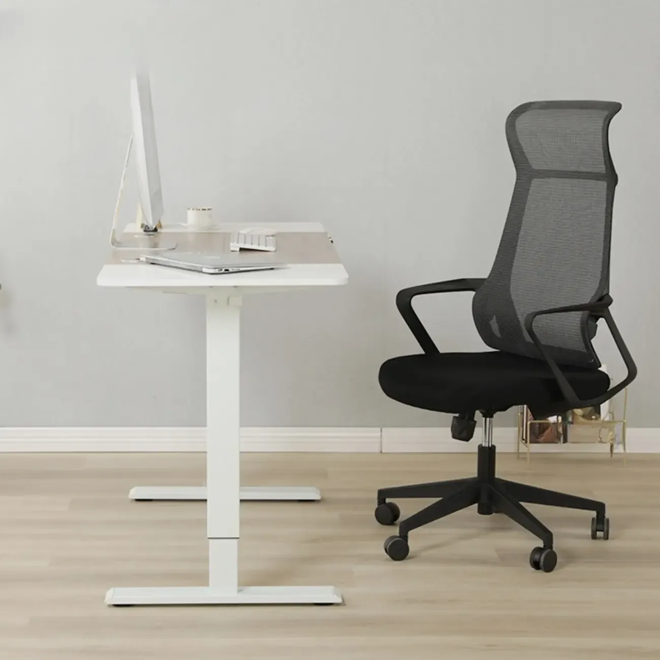 Stylish Oak Adjustable Height Computer Standing Desk for Office Image - 5