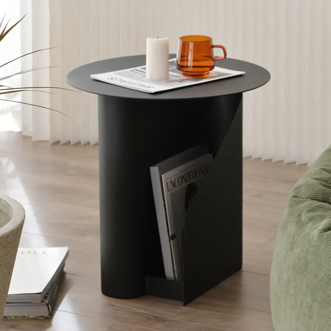 Scandinavian Abstract Iron Small Round Side Table Image - 4