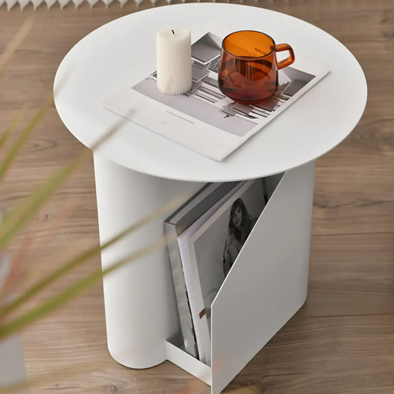 Scandinavian Abstract Iron Small Round Side Table Image - 3