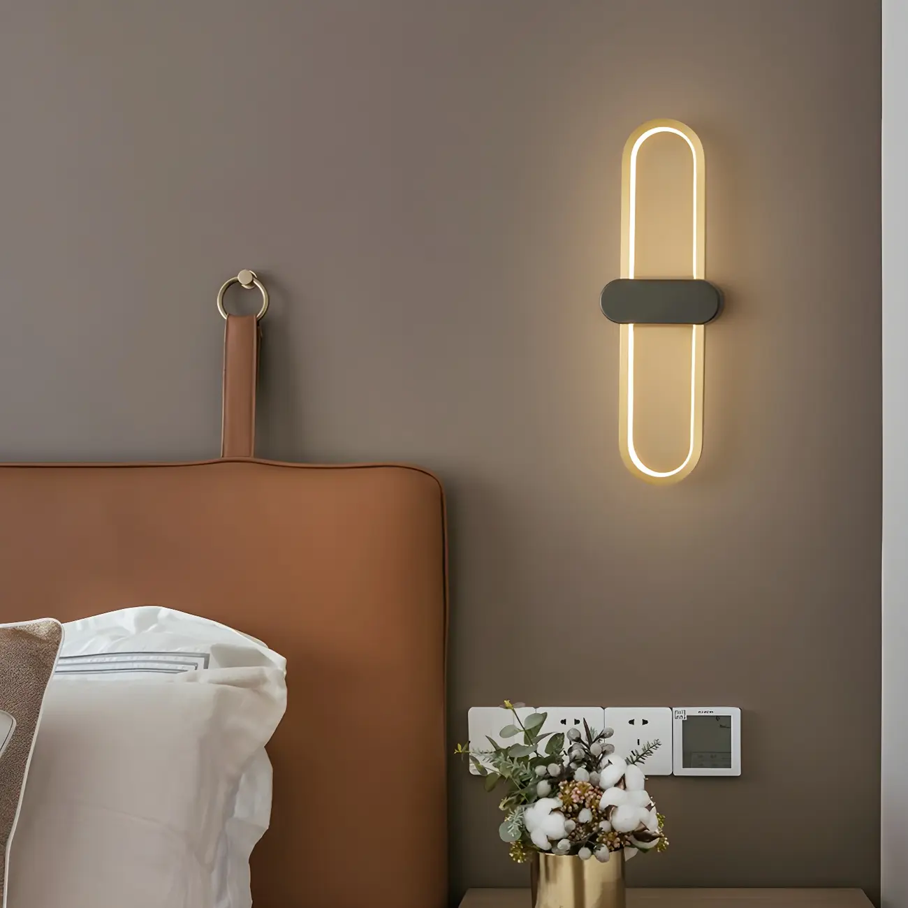 Classic Oval LED Vanity Light with Wall Mount for Bathroom Image - 1 | homeyfad