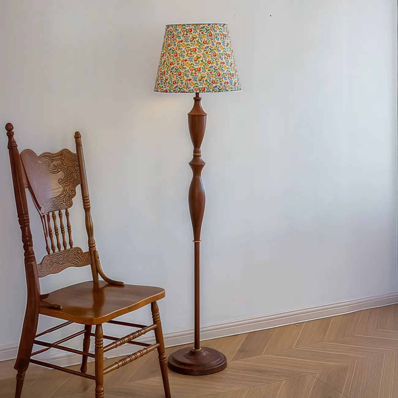 Fabric Floral Barrel Farmhouse Floor Lamp Image - 1 | homeyfad