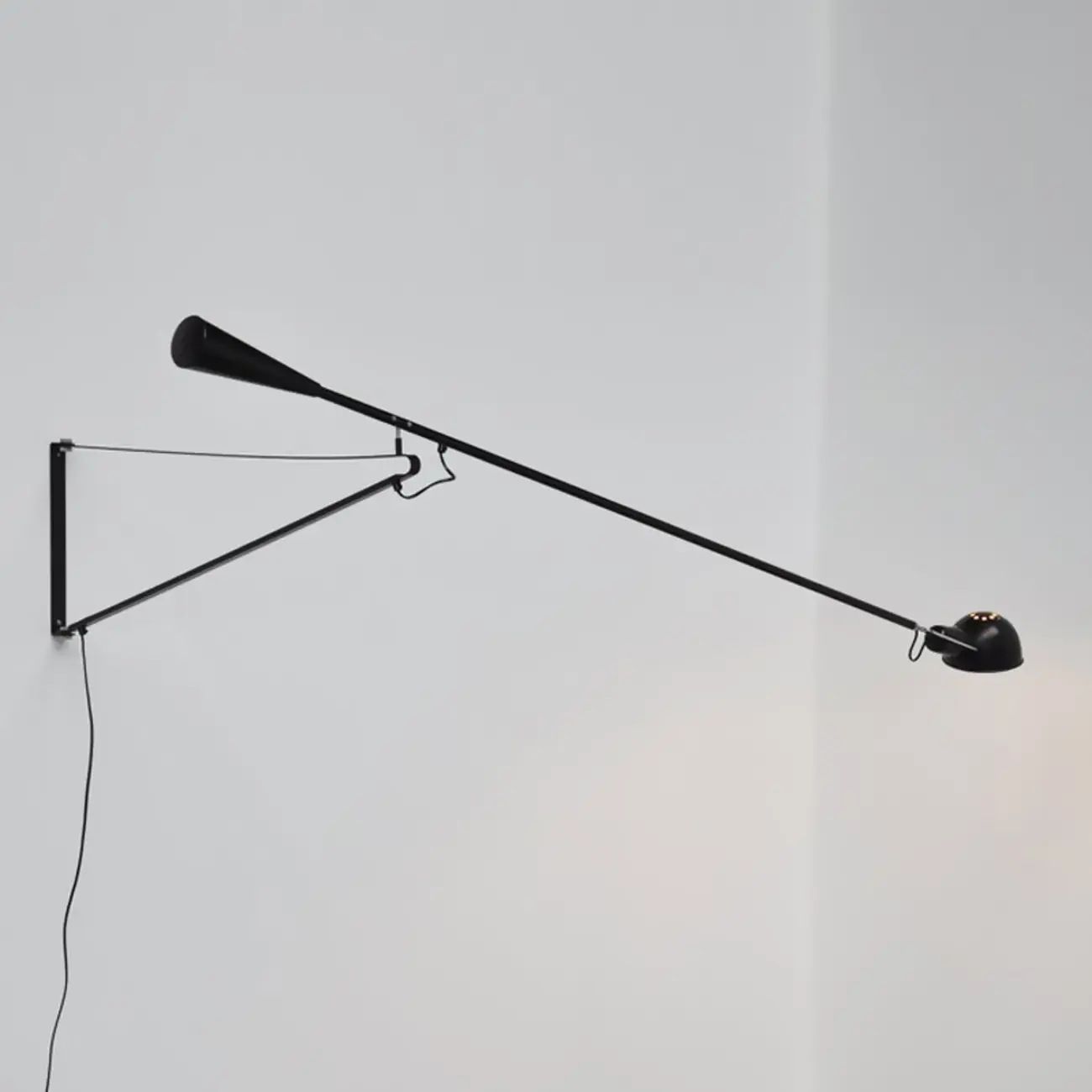 Modern Black Metal Long Arm Swing Wall Light Image - 2 | homeyfad