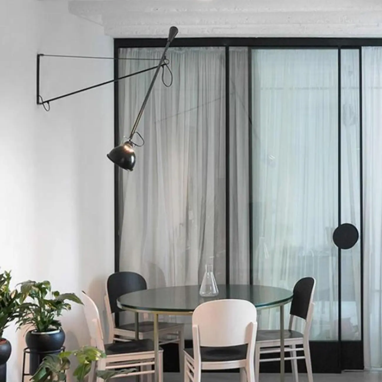 Modern Black Metal Long Arm Swing Wall Light Image - 3 | homeyfad