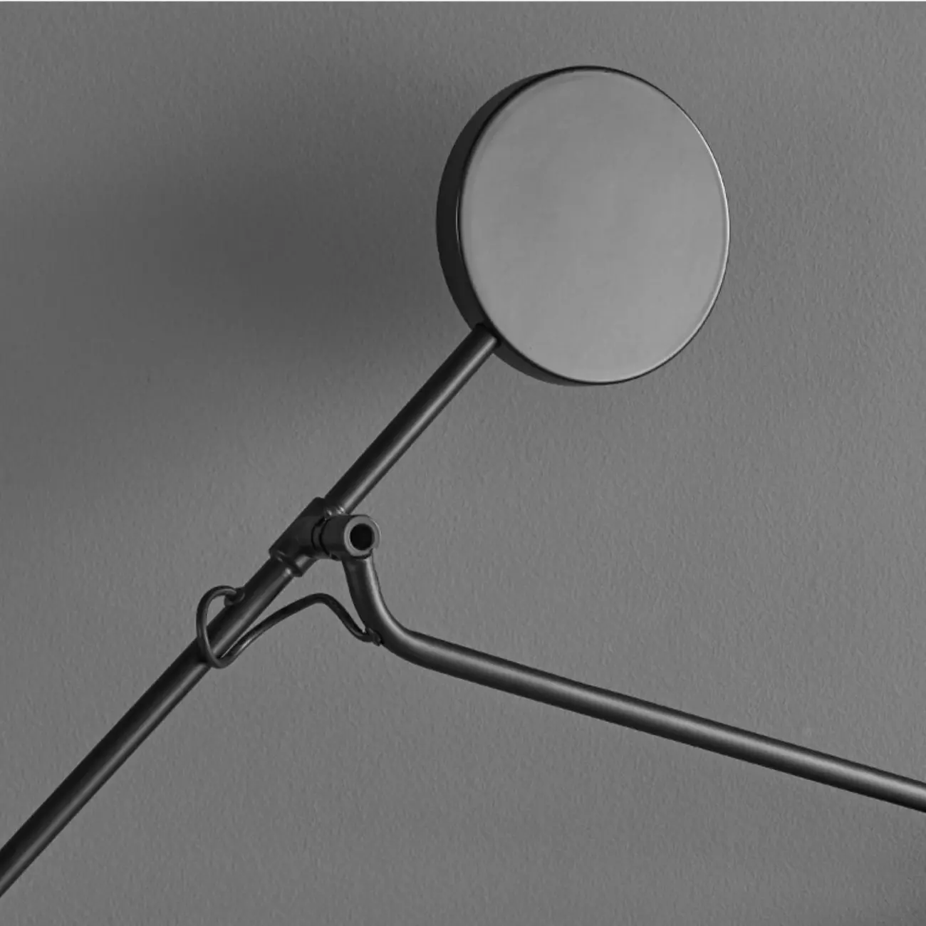 Minimalist Black Metal Adjustable Large Swing Arm Wall Light Image - 3 | homeyfad