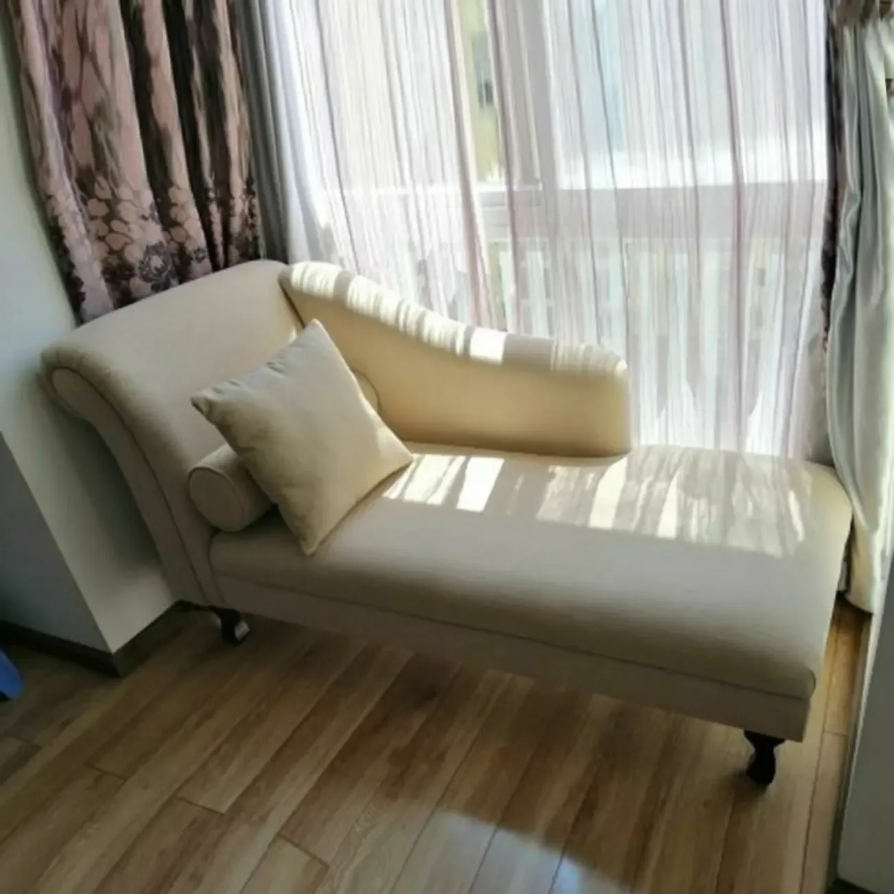 Modern Cotton Chaise Lounge with One Arm for Bedroom Image - 2