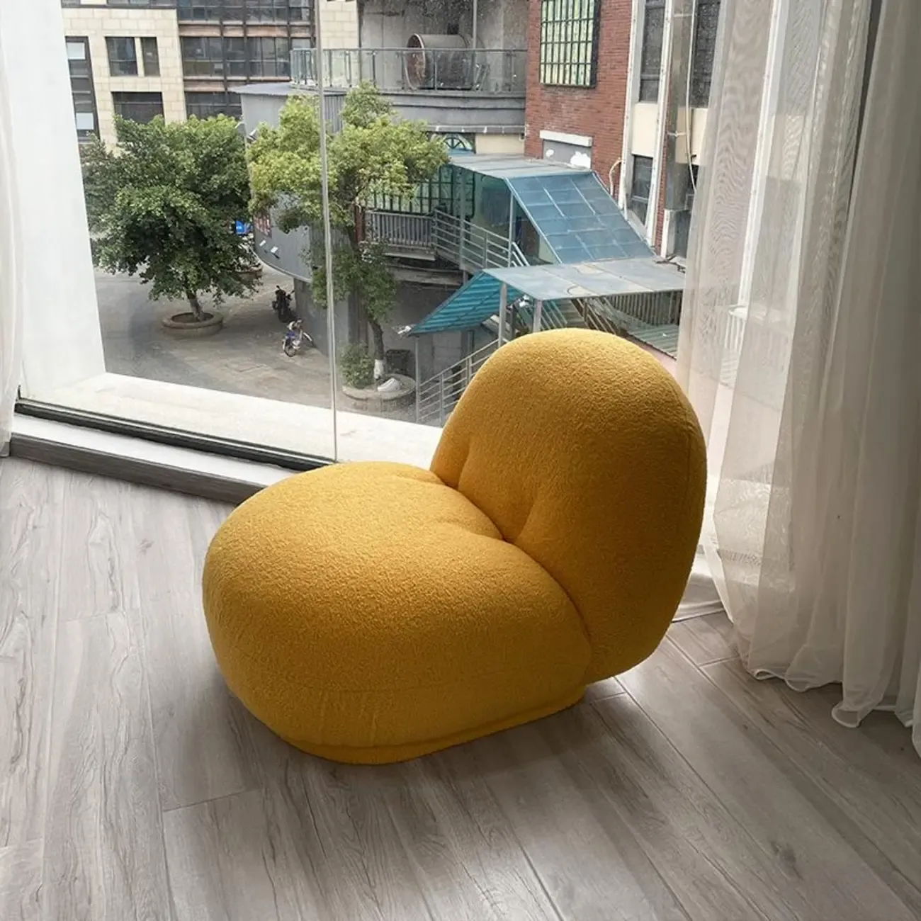 Contemporary Sherpa Fabric Accent Chair with Memory Foam Image - 9