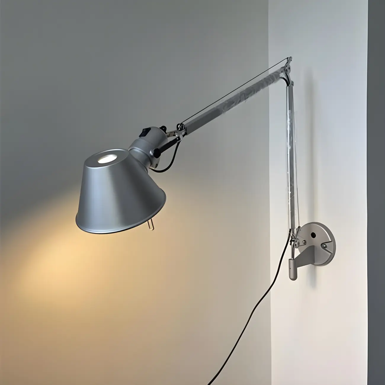 Industrial Aluminum Shade Swing Arm Wall Light Image - 4 | homeyfad