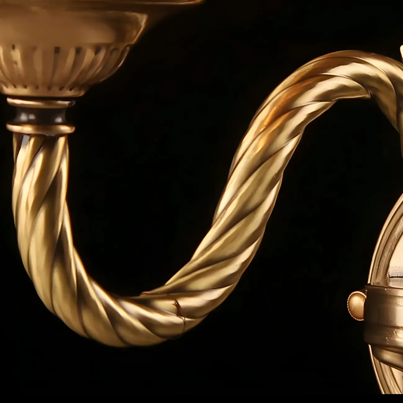 Vintage 2-Light Golden Crystal Candelabra Wall Sconce Image - 4 | homeyfad