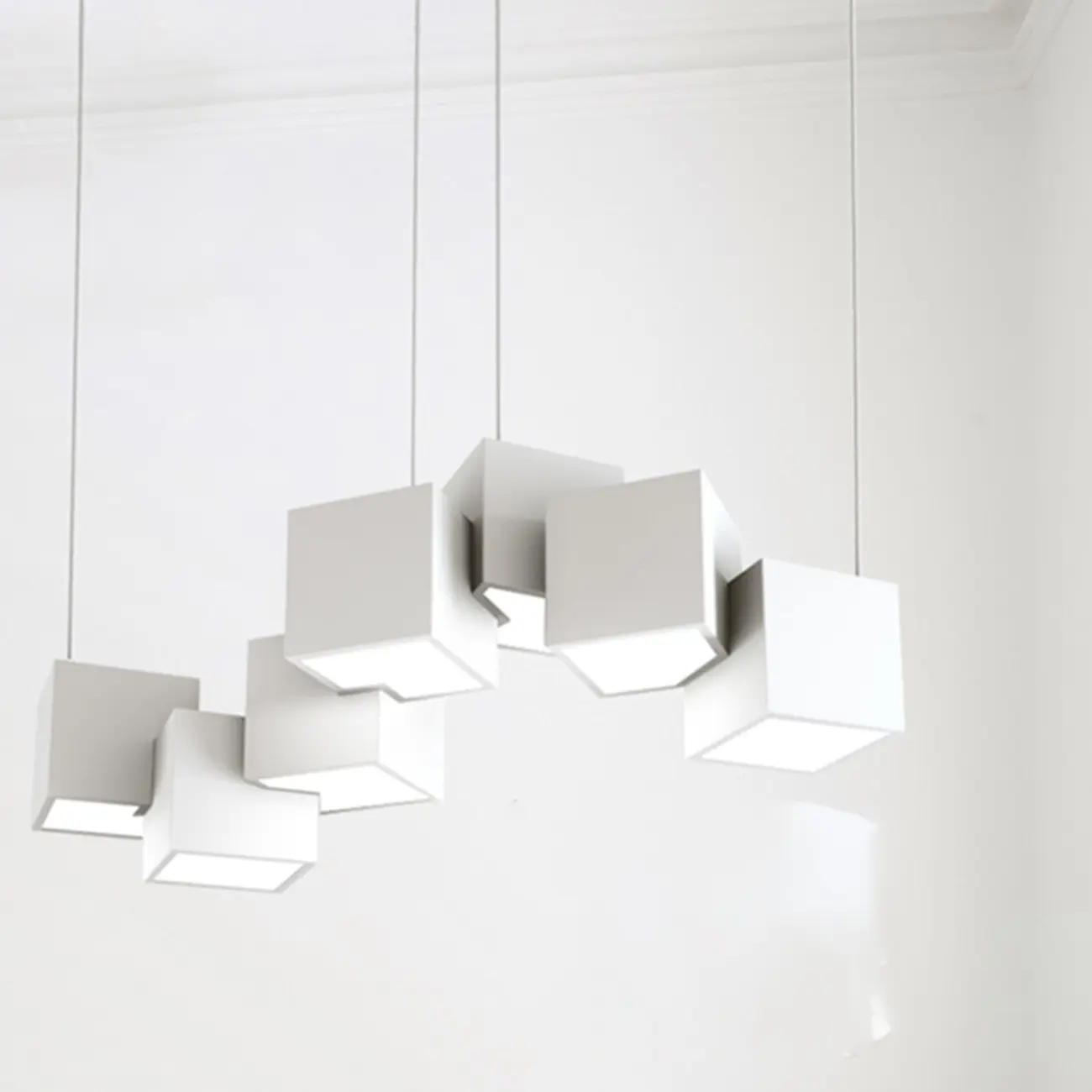 【图片模糊】Adjustable Modern Metal Island Light in Black and White | homeyfad