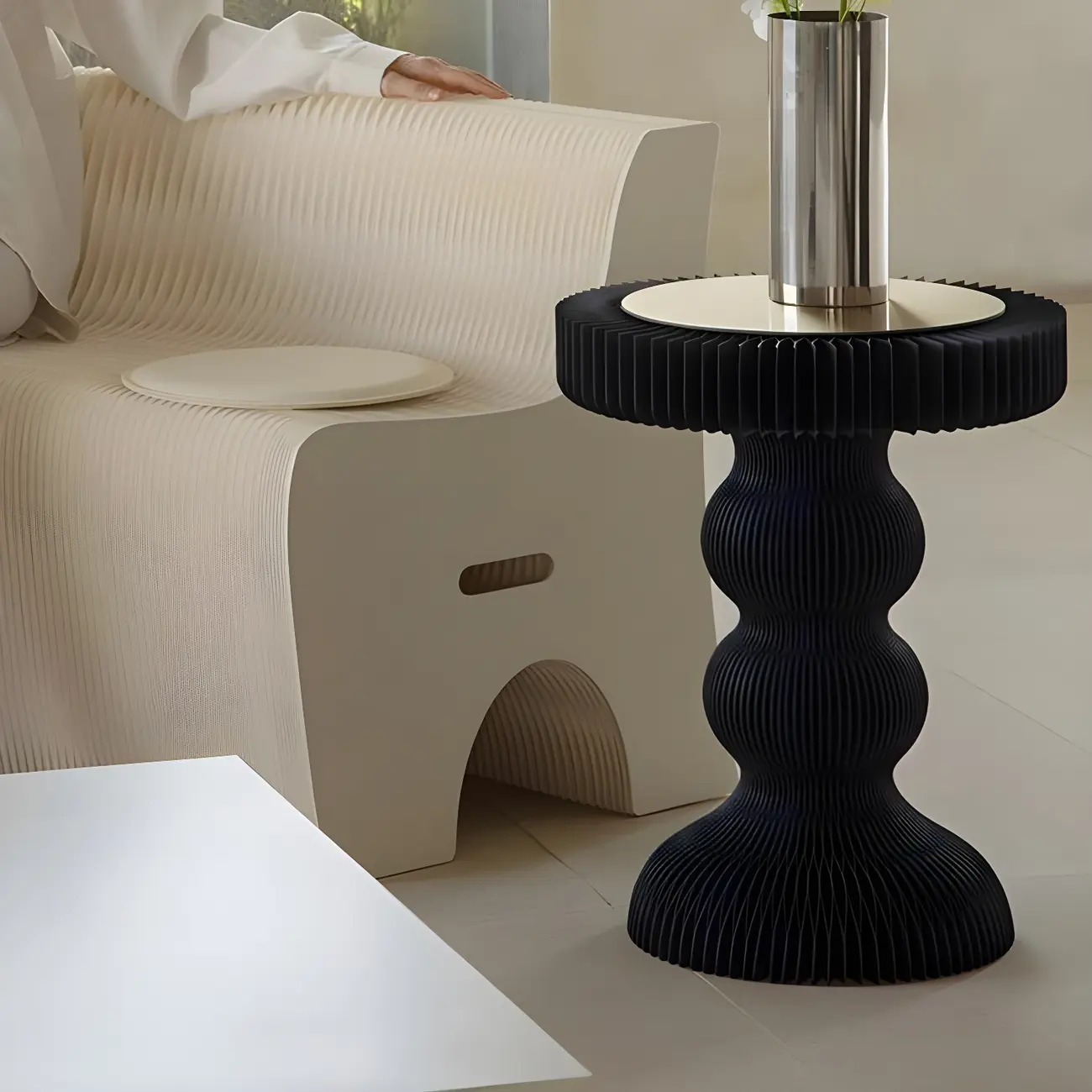 Round Metal Foldable End Table with Pedestal Base Image - 7 | homeyfad