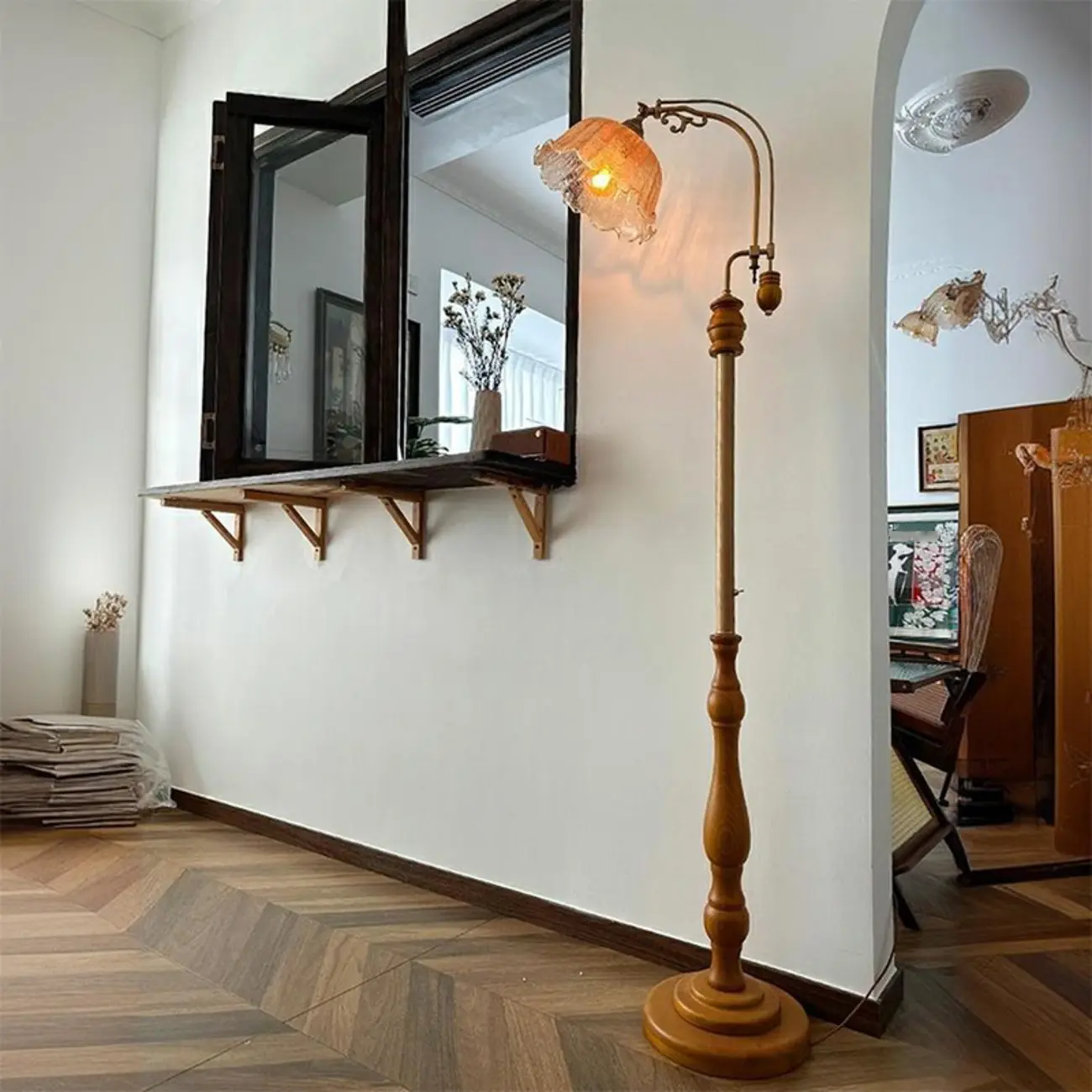 Plug-In Vintage Flower Shape Amber Glass Arc Floor Lamp Image - 6 | homeyfad