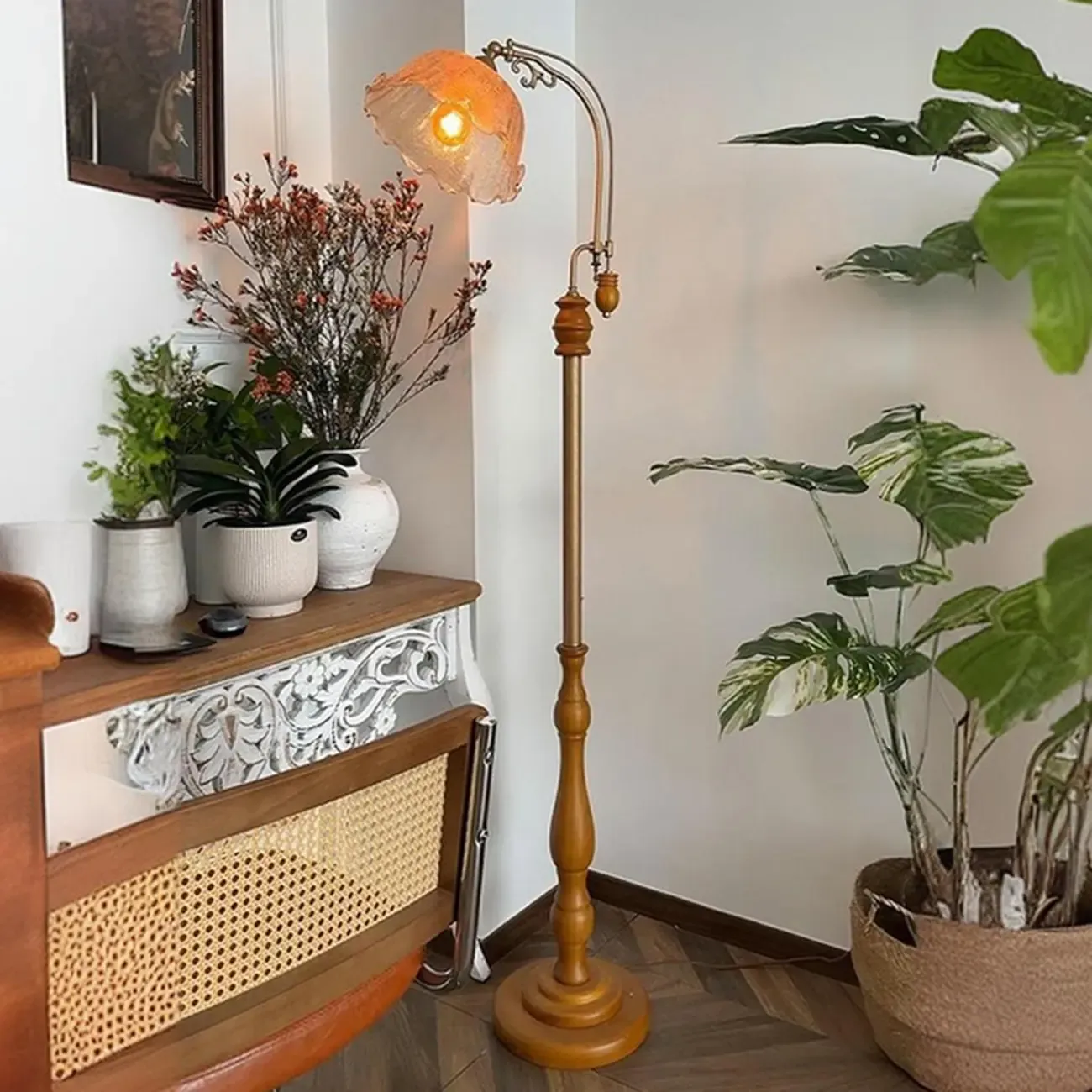 Plug-In Vintage Flower Shape Amber Glass Arc Floor Lamp Image - 2