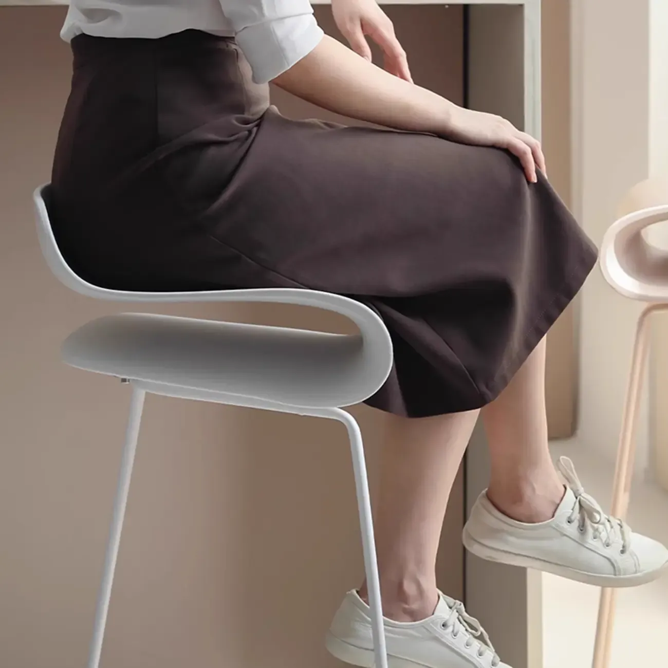 Industrial Plastic Steel Frame Low Back Armless Bar Stool Image - 2