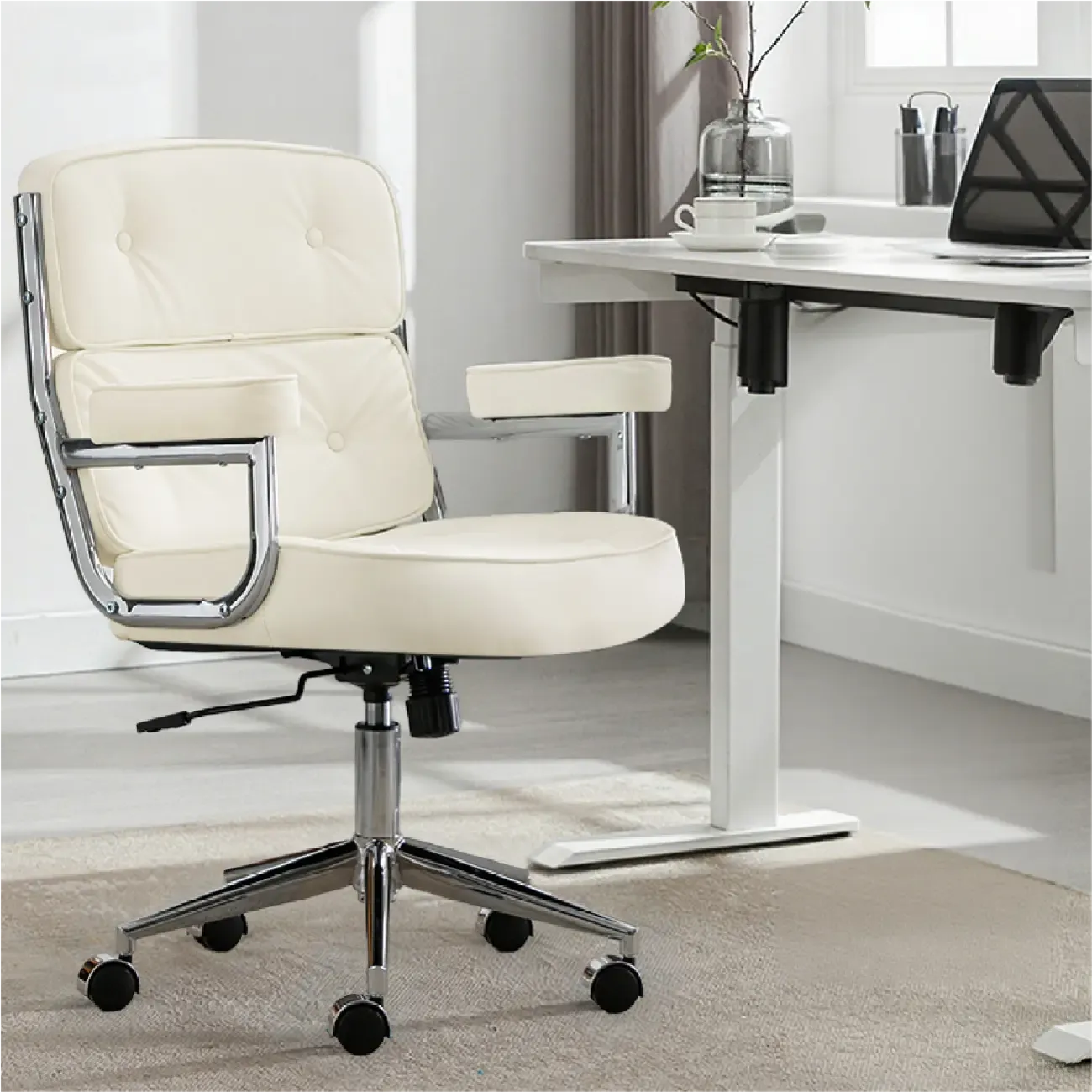 Modern Leather Adjustable Ergonomic Tilt Office Chair Image - 3