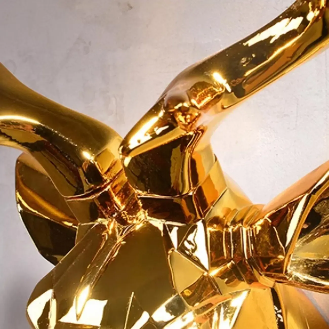 Modern Metal Glossy Deer Head Design Wall Sconce Image - 6