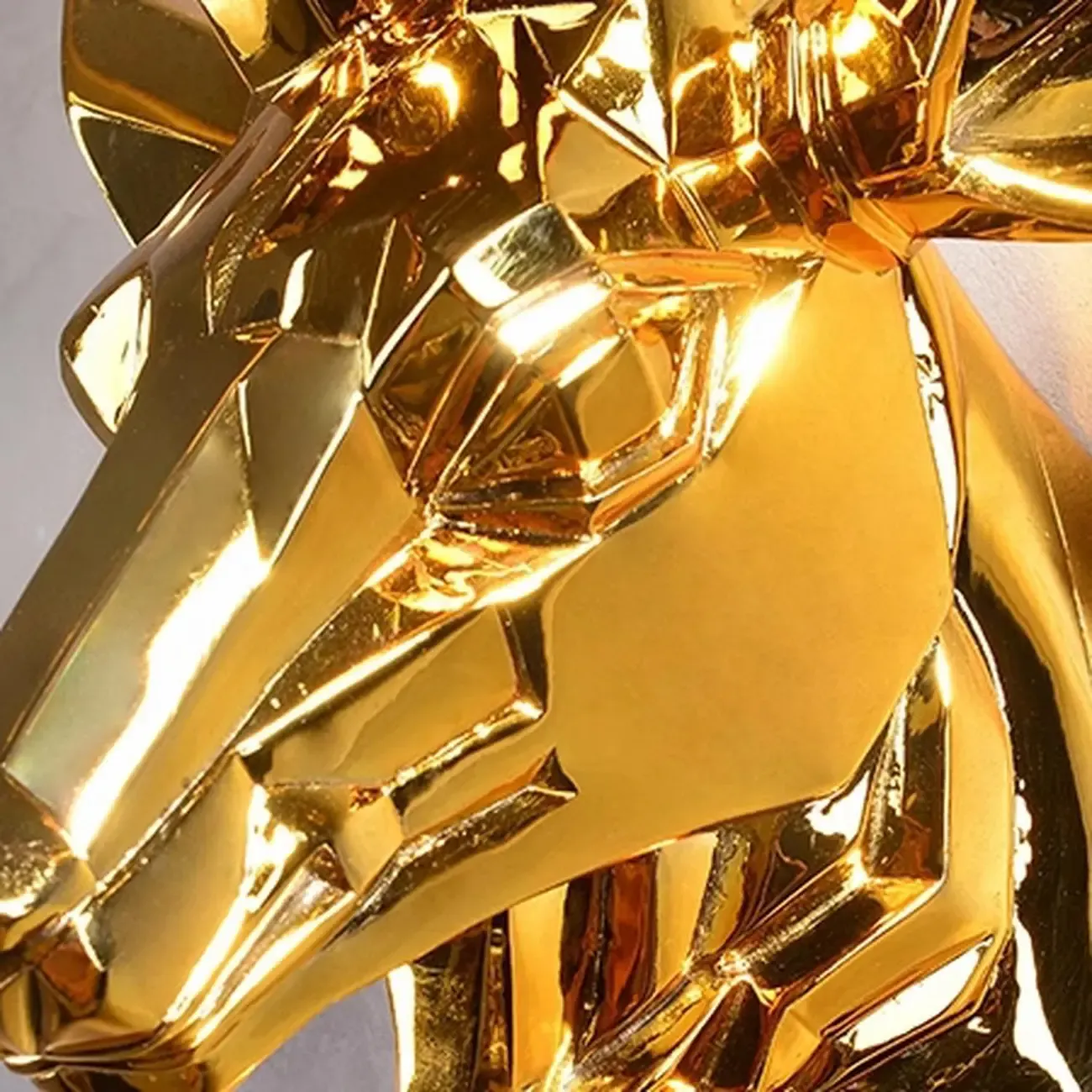 Modern Metal Glossy Deer Head Design Wall Sconce Image - 7