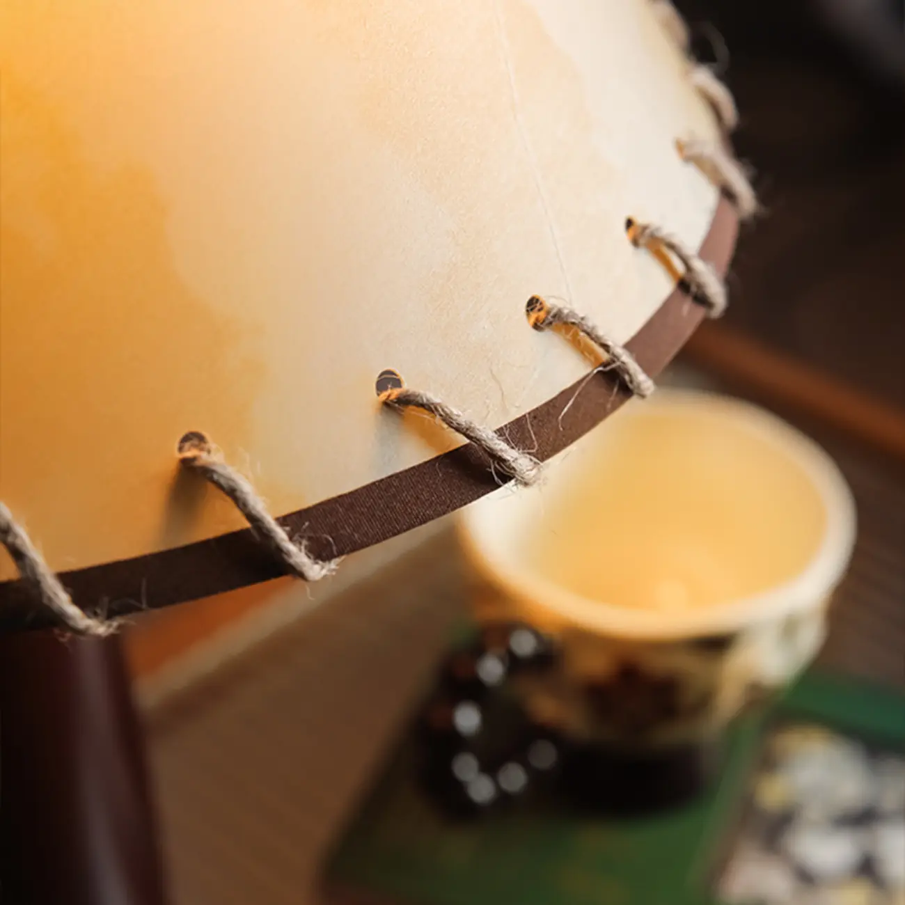 Elegant Fabric Shade Vintage Table Lamp with Pull Chain Image - 5 | homeyfad