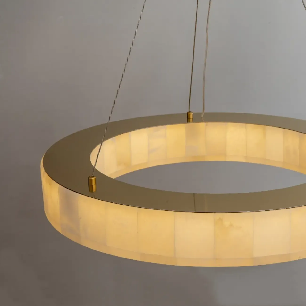 Moderm White Ring Circular Alabaster Pendant Light Chandelier-HomeyFad Image - 4