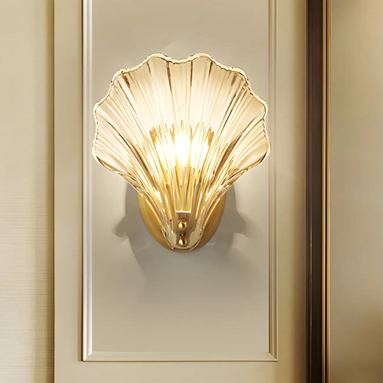 Artistic Glass Gold Shell Wall Sconce Image - 1 | homeyfad