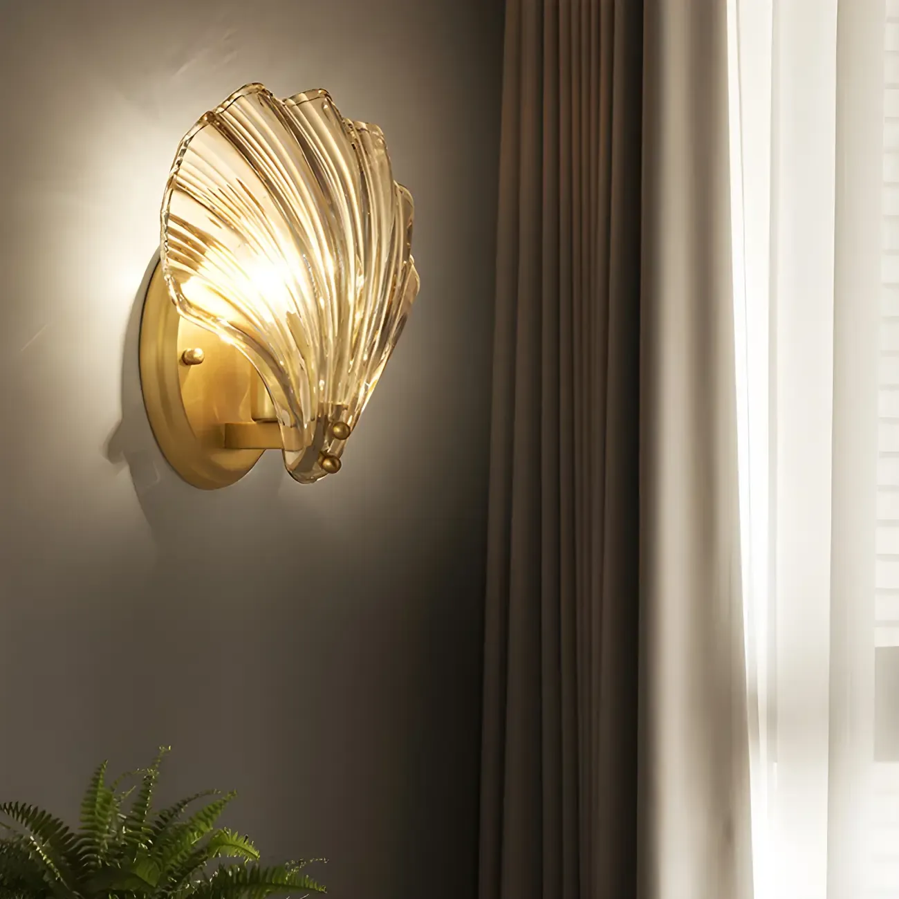 Artistic Glass Gold Shell Wall Sconce Image - 4