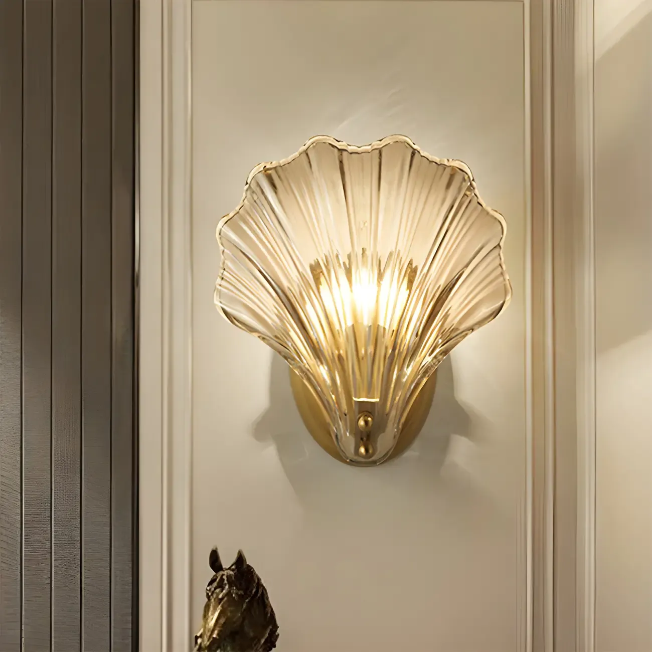 Artistic Glass Gold Shell Wall Sconce Image - 9