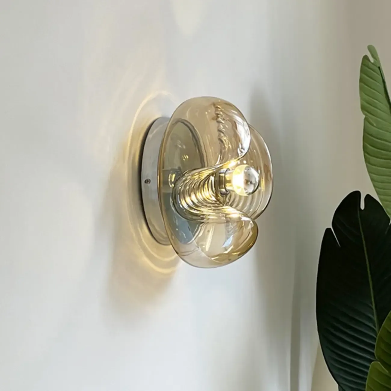 Contemporary Glass Clear Round Wall Sconce Image - 5