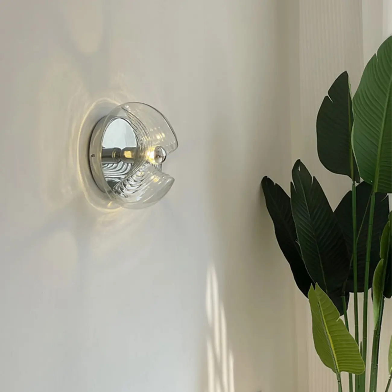 Contemporary Glass Clear Round Wall Sconce Image - 6 | homeyfad