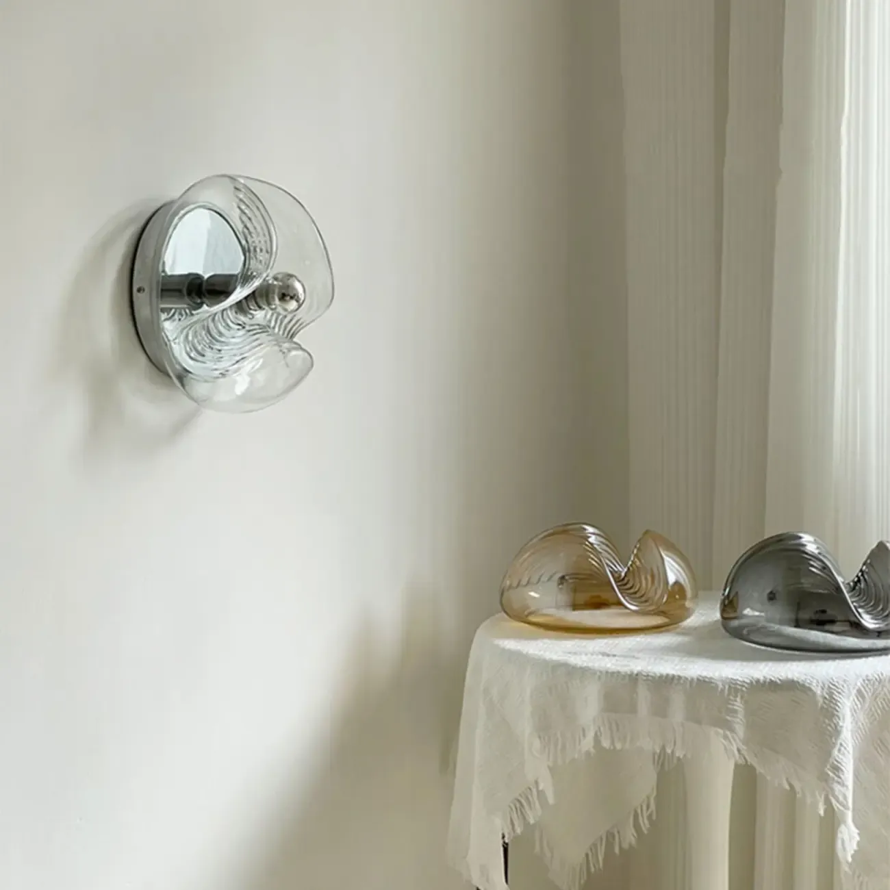 Contemporary Glass Clear Round Wall Sconce Image - 18