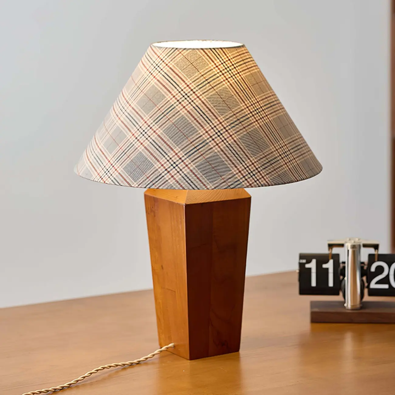 Elegant Wooden Plaid Table Lamp With Pyramid Shade Image - 5 | homeyfad