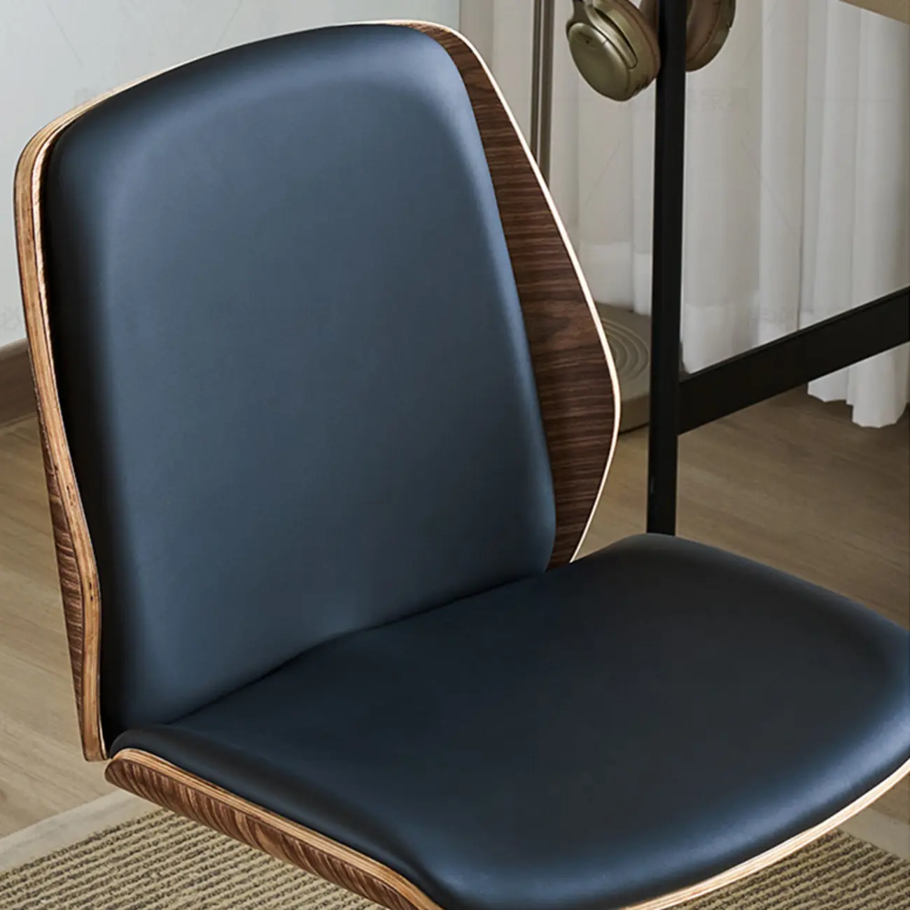 Adjustable Ergonomic Faux Leather Swivel Office Chair Image - 3 | homeyfad